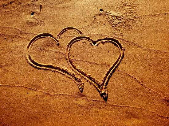 два сердца на песке