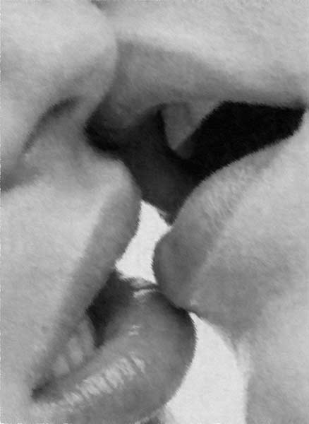 черно-белое фото поцелуя