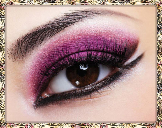 фиолетовый макияж для темно карих глаз