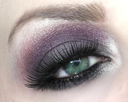 Фото макияжа для зеленых глаз сиренево-лиловой гамме